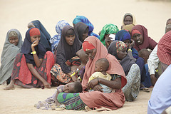 Zdjęcie: Somalijscy uchodźcy w obozie Dadaab w Kenii, foto: Andy Hall/Oxfam (CC-vy 2.0)